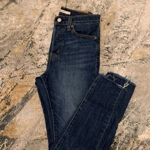 LEVI’S Wedgie Skinny High-Rise Jean with Ankle-Length Raw Hem